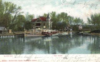 Siófok hajókikötő a Baross gőzössel
