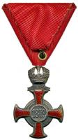 1869-1916. "Koronás Ezüst Érdemkereszt a vörös szalagon" ezüstözött bronz kitüntetés, kari...