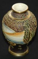 Kézzel festett japán porcelán vázácska /
Hand-painted Japanese vase 8,5cm