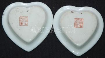 2db kézzel festett, jelzett japán porcelán tálka /
Hand-painted, hallmarked Japanese plates 8x8cm