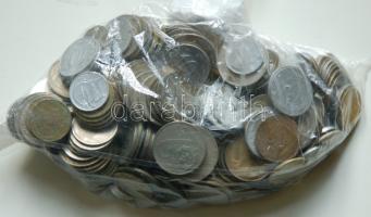 Csehszlovákia vegyes fémpénz tétel, összesen 0,8kg T:vegyes Czechoslovakia mixed metal coins, all 0,8kg C:mixed C:mixed