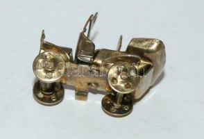 CCa 1930 miniatűr (3 cm) réz autó, javított első kerékkel