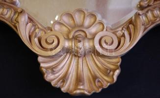 Dekoratív metszett tükör hibátlan állapotban, dúsan és igényesen faragott barokk stílusú fa kerettel...