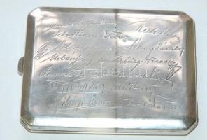 cca 1900 Ezüst (Ag) cigarettatárca monarchiabeli 800/1000-es tisztaságjelzéssel, belül aranyozással,...