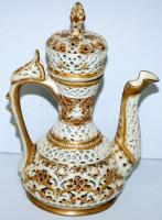 1800-as évek vége: Kézzel festett török díszítésű Zsolnay duplafalú áttört fajansz váza benyomott Zsolnay Pécs 2792 és kézzel rajzolt öttemplom jelzéssel, apró sérülések / Handpainted Zsolnay double walled faience vase with indented Zsolnay Pécs 2792 and hand-drawned five churches mark (small faults) 19cm