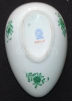 Kézzel festett sorszámozott zöld Apponyi-mintás tojás alakú jelzett Herendi porcelán bonbonier hibát...