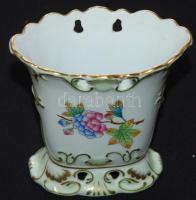 1976 Kézzel festett sorszámozott Victoria avec bord en or-mintás Herendi áttört porcelán váza jubile...