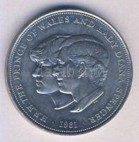 Nagy-Britannia 1981. 25p "Lady Diana és Károly herceg" T:2 Great Britain 1981. 25 New Pence "Lady Diana and Prince Charles" C:XF