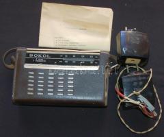 Régi Szokol zsebrádió bőr hordtáskában, töltővel, leírással, saját dobozában, kopottas állpotú /
Vin...