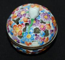 Kézzel festett áttört Herendi porcelán bonbonier virág alakú fogantyúval hibátlan állapotban / Handpainted Herend chinaware bonbonier with flower shaped handle in flawless condition 6x5cm