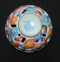 Kézzel festett áttört Herendi porcelán bonbonier virág alakú fogantyúval hibátlan állapotban /
Handp...