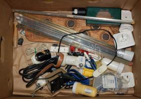 Elektronikai tétel sok régi érdekességgel