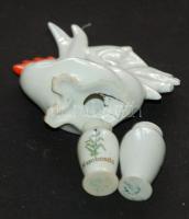 Vegyes bolha tétel: porcelán kakas, 2db kis porcelán váza, gipsz szobor és egy asztali dísz