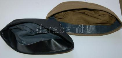 Régi 58-as méretű katonai pilotka és egy régi 56-os méretű fekete tengeralattjárós pilotka jelvénnye...