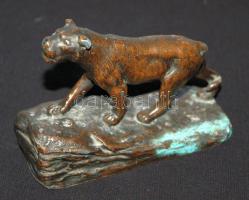 Cca 1900 bronz nőstényoroszlán, magasság: 9 cm, hossza: 12 cm