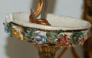 Szecessziós réz falilámpa kézzel festett, aranyozott porcelán lámpabura-foglalattal / 
Art nouveau w...