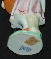 Kézzel festett Herendi porcelán kislány kosárral figura, hibátlan  / Chinaware Herend hand-painted p...