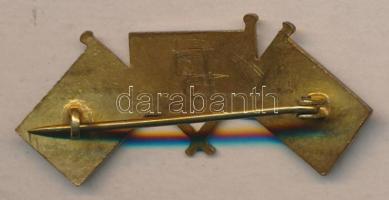 I.V.H. Központi Hatalmak zászlói, zománcozott propaganda jelvény T:2
WWI enamelled badge with the fl...