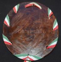 Magyar címert ábrázoló falra akasztható festett kerámia, hibátlan állapot, 20×17 cm