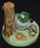 Izsépy kerámia : Alvó vadász, mázas kerámia, jelzett, apró restaurálás, magasság: 16 cm, szélesség 1...