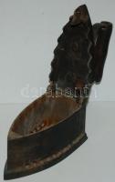cca 1900 Szép állapotú öntöttvas szenes vasaló, magasság:22 cm, hosszúság:19 cm / Vintage iron
