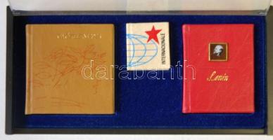 Minikönyv: 3db politikai témájú könyv, illusztrációkkal, díszdobozban: Győzelem 1945, Internacionálé...