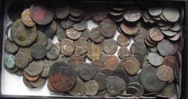 Római Birodalom / 230db átnézetlen érem T:vegyes /  Roman Empire / 230 pieces of unchecked coins C:Mixed