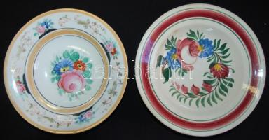 10db részben kézzel festett kerámia dísztányér kétféle méretben / 
Folklore wall plates, some of the...