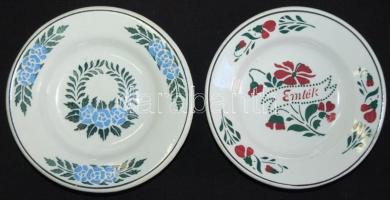 10db részben kézzel festett kerámia dísztányér kétféle méretben / 
Folklore wall plates, some of the...