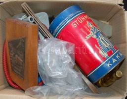 Kis doboznyi (20×35) cm, MÁV-val kapcsolatos holmik