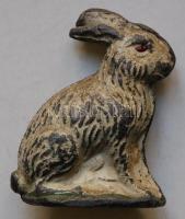 Cca 1930 Festett szemű ólom nyuszis levélnehezék, 7 cm