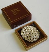 Ana's "14K Karat Shop Beverly Hills"-ből való cirkón kitűző, 6 cm-es átmérővel