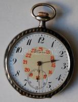 cca 1920 Longines svájci ezüst (Ag) zsebóra elegáns niello-díszítéssel, duplasoros porcelán számlappal, másodpercmutatóval hozzá tartozó dobozban. Kiválóan működik; a számlapon hajszálrepedés és egy kis lekopás látható /  Swiss silver-niello pocket watch with double sunk porcelain dial, in box. Works well; faults on dial