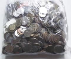 Vegyes magyar és külföldi forgalmi fémpénz tétel 3,1kg-os súlyban T:vegyes