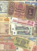 Vegyes bankjegy tétel, közte magyar koronák, pengők, emellett Jugoszlávia, Ausztria, Bulgária, Csehs...