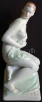 Kőbányai (korábban Drasche) festett porcelán: Oláh Sándor tervezte ülő női akt, jelzett, hibátlan, m...