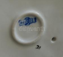 Kézzel festett Zsolnay furulyázó juhász, magasság: 26 cm