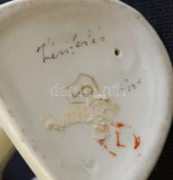 Aquincum porcelán kisfiú baltával, jelzett, hibátlan állapot /
Aquincum chinaware boy in flawless co...