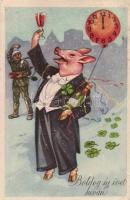 New Year Pig, clover and the chimney sweeper (EK)