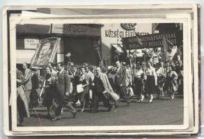 24 db szocreál fotók