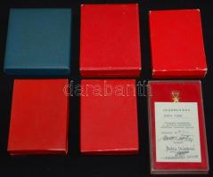 4db "Kiváló Dolgozó" kitüntetés dísztokban + "Számgép" 10 év a szocializmusért k...