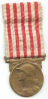 Franciaország 1920. "Háborús Emlékérem 1914-1918" Br kitüntetés szalaggal, szign.: A. Morlon, ritkább verzió, dísztokban T:2 France 1920. "The Commemorative Medal of the war of 1914-1918" Br decoration with ribbon sign.: A Morlon, rare version, in case C:XF