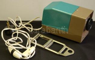 Szovjet diavetítő saját dobozában