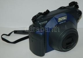 Fuji Instax 100 polaroid kamera eredeti dobozzal, leírással. LCD kijelzővel