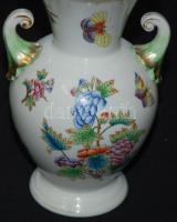 Kézzel festett számozott Viktória mintás jelzett Herendi porcelán váza repedéssel /
Handpainted numb...