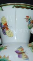 Kézzel festett számozott Viktória mintás jelzett Herendi porcelán váza repedéssel /
Handpainted numb...
