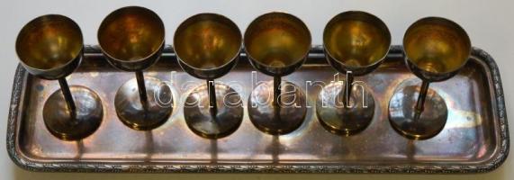 Cca 1910 Ezüstözött alpakka 6 személyes likőrös készlet, magasság 8 cm, jelzett, tálcával 9×33 cm