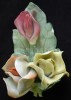 11 db asztaldísz virág, mind jelzett, Ens, Aquincum, Porfin stb., apróbb lepattogzásokkal /
Handpain...