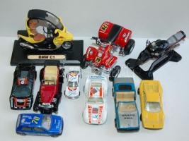 Egy doboznyi matchbox tétel + 1 pakli francia kártya