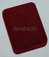 Egy pár mandzsettagomb nyakkendőtűvel díszdobozban / 
A pair of cufflinks with tie pin in box